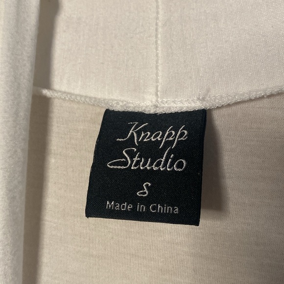 Light weight open cardigan. White with lace bottom. Soft and feminine. Size S. - Picture 5 of 5